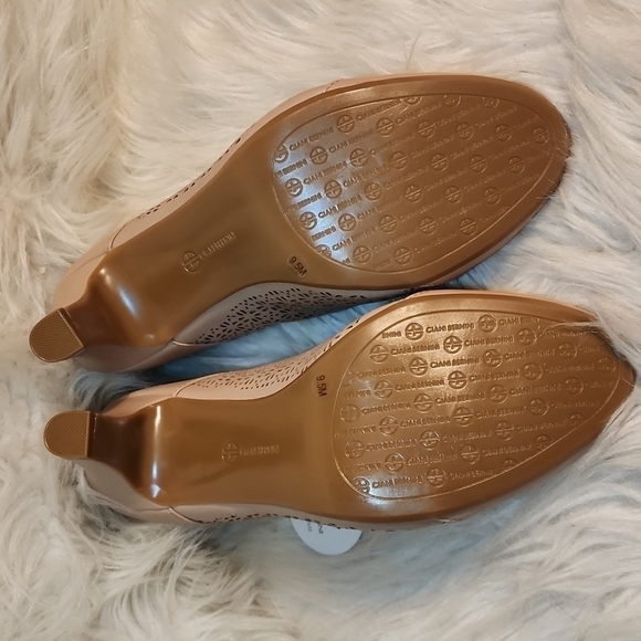 Giani Bernini Vienza2 Mary Jane Pumps - Picture 6 of 13